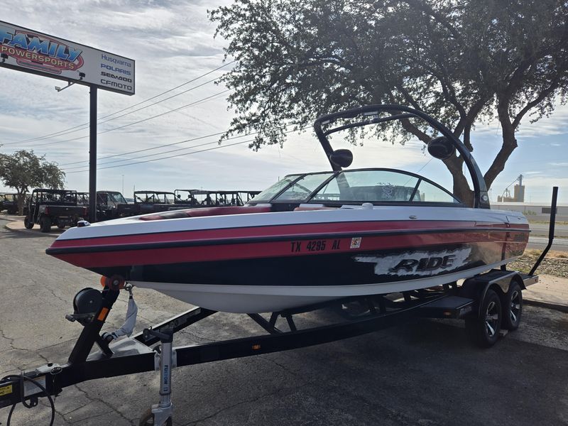 USED 2007 MALIBU 21 V RIDE Image 3