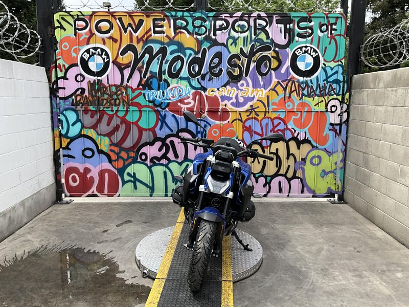 New 2026 BMW R 1300 R Image 2