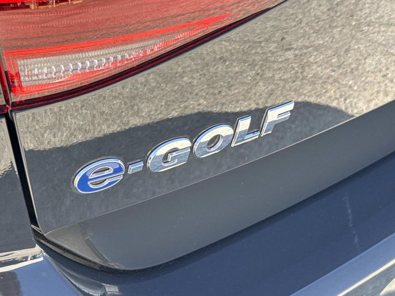 Used 2018 Volkswagen e-Golf 4-Door SE