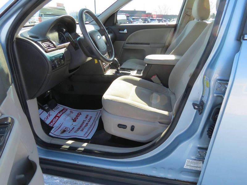 Used 2009 Ford Taurus SEL 4dr SedanImage 16