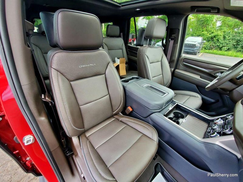 2023 GMC Yukon Denali ReserveImage 8