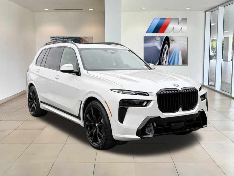2026 BMW X7 xDrive40iImage 4