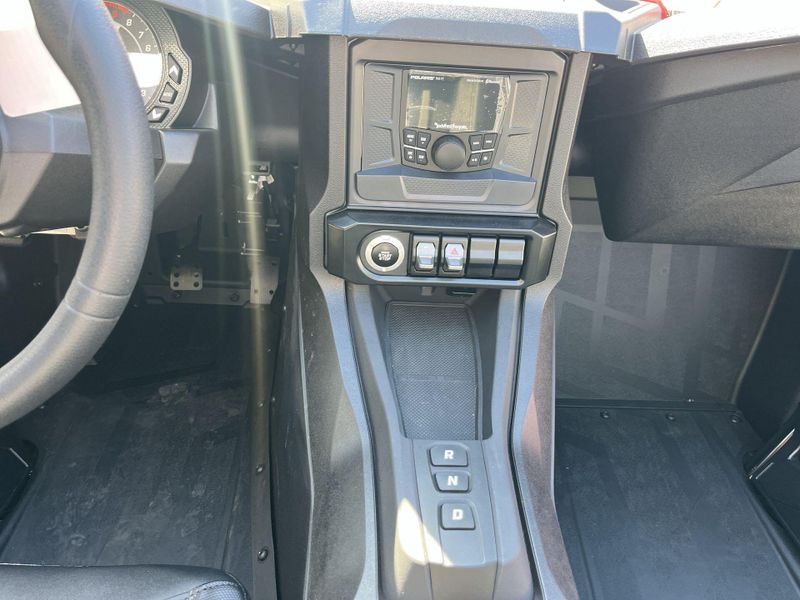 New 2025 Polaris SLINGSHOT S AUTODRIVE Image 18