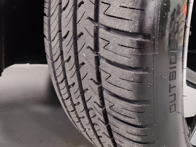 Used 2023 Volkswagen Atlas Cross Sport V6 SEL AWD w/Sunroof/NavImage 28