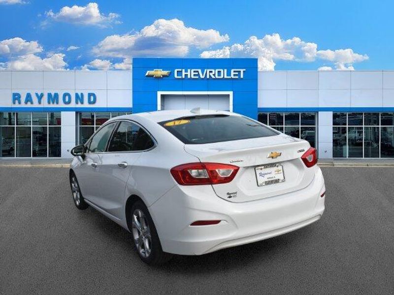 Used 2017 Chevrolet Cruze PremierImage 6