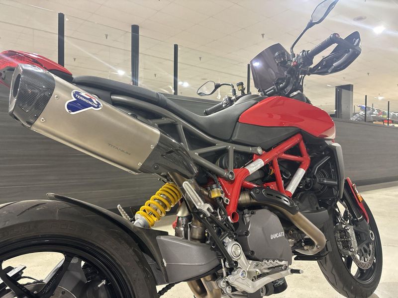 Used 2024 Ducati HYPERMOTARD 950 Image 21