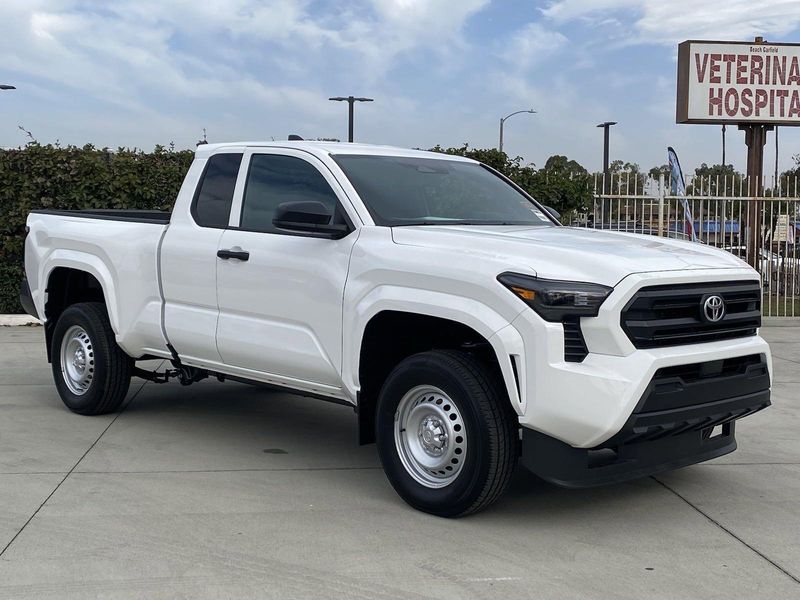 2024 Toyota Tacoma SRImage 2