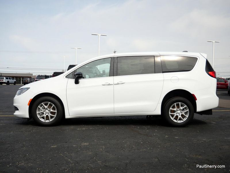 New 2026 Chrysler Voyager Lx
