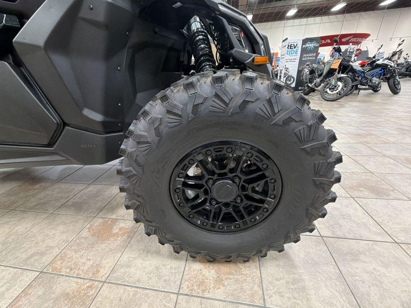 New 2026 Can-Am MAVERICK R MAX X RS WITH SMART-SHOX 999T DCT Image 19