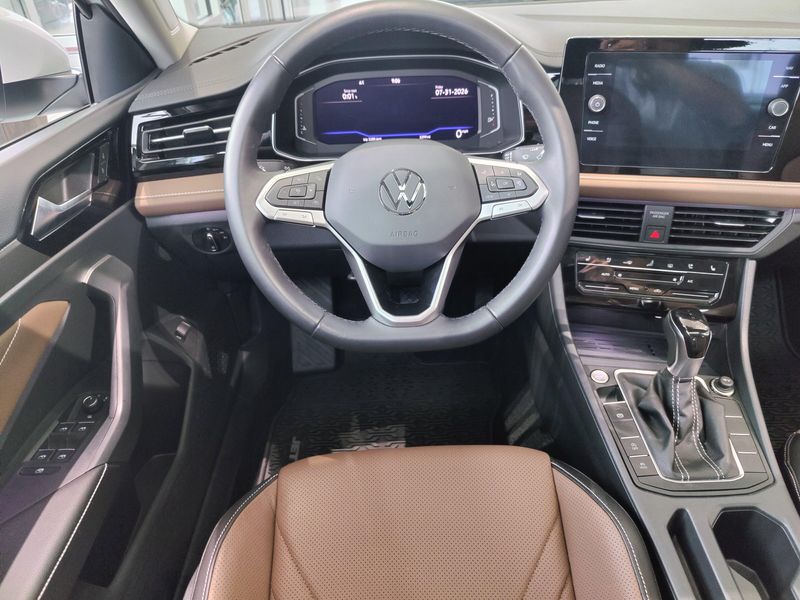 Used 2026 Volkswagen Jetta SEL w/Sunroof & NavImage 15