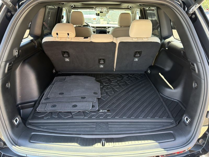 Used 2025 Jeep Grand Cherokee LimitedImage 21