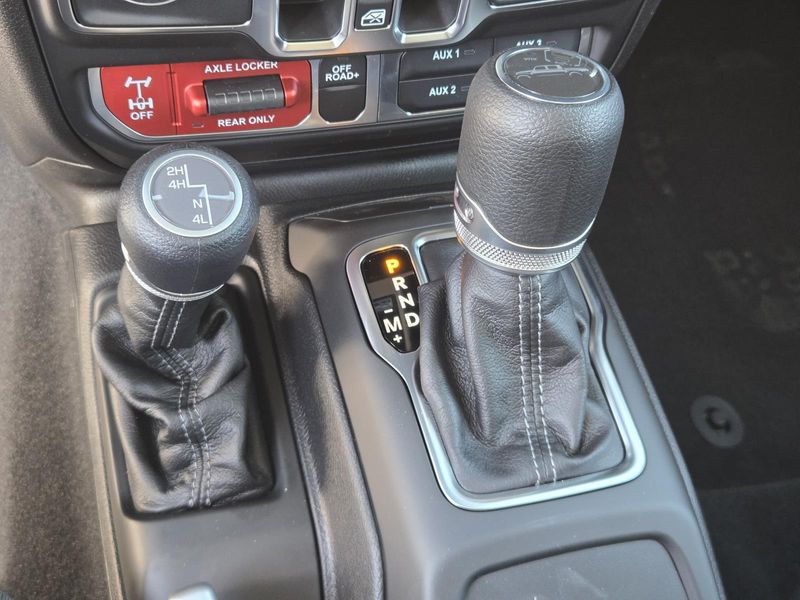 New 2026 Jeep Gladiator Mojave 4x4