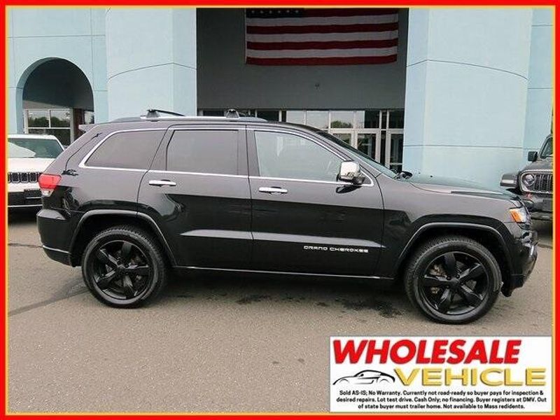 2015 Jeep Grand Cherokee OverlandImage 2