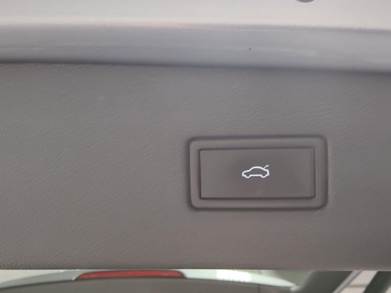 Used 2022 Volkswagen Tiguan SE AWD w/SunroofImage 15