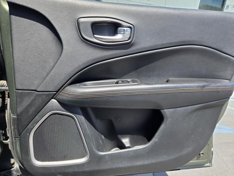 Used 2018 Jeep Compass Limited FWD