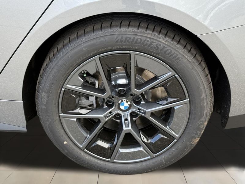 2025 BMW i4 eDrive40Image 17
