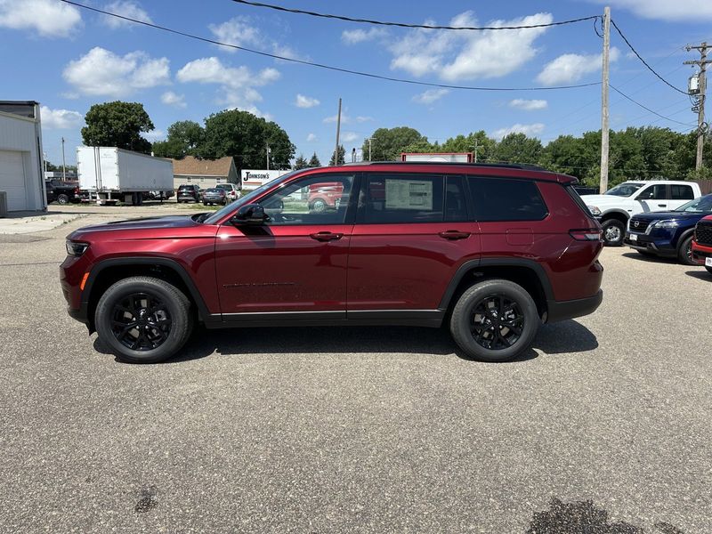 2024 Jeep Grand Cherokee L Altitude X 4x4Image 5