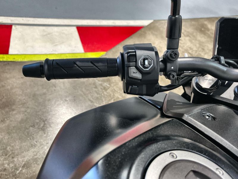 New 2025 Honda CB750 HORNET Image 13