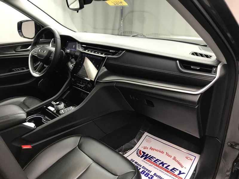 Used 2023 Jeep Grand Cherokee L LimitedImage 25