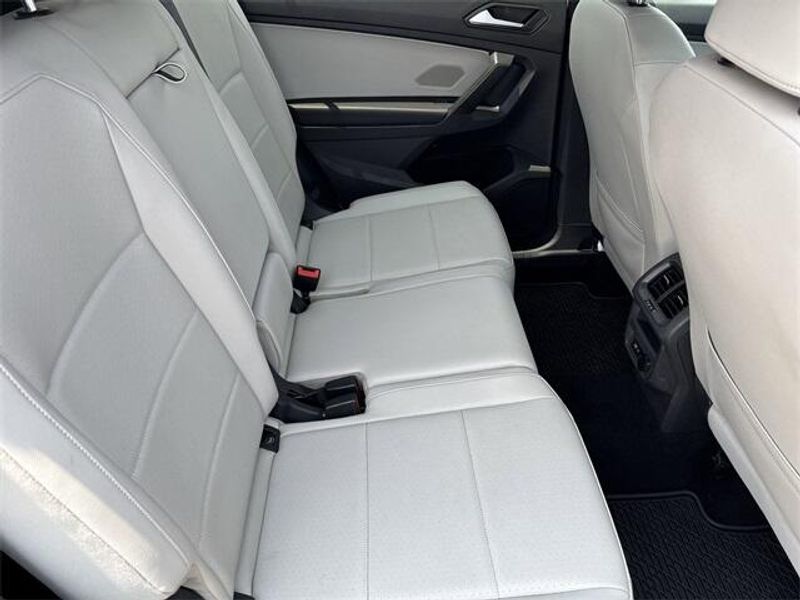 2021 Volkswagen Tiguan 2.0T SE R-Line BlackImage 14