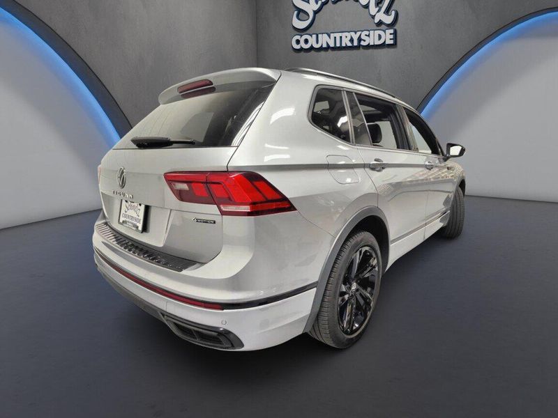 Used 2023 Volkswagen Tiguan AWD SE R-Line Black w/SunroofImage 13