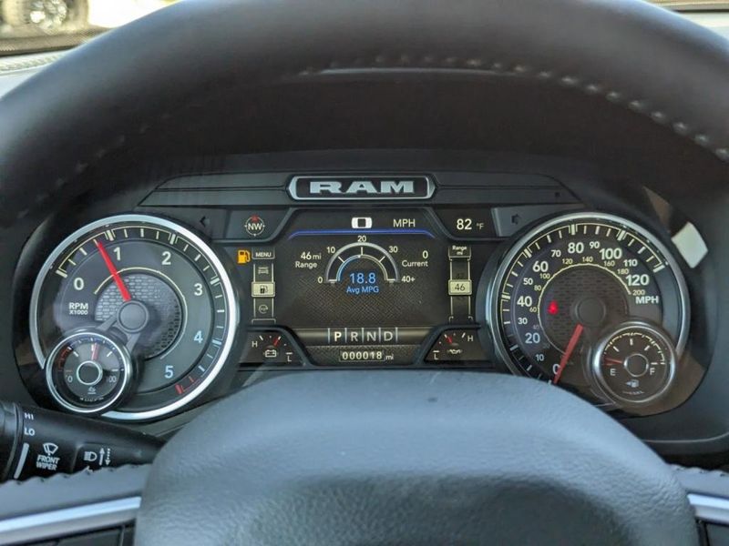 2023 RAM 1500 Big Horn Crew Cab 4x4 5