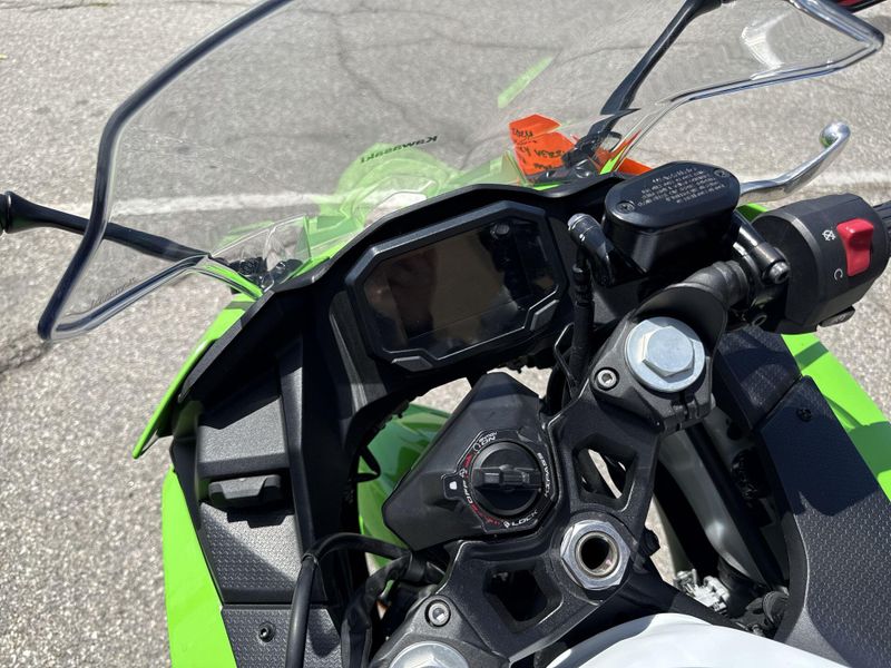 Used 2024 Kawasaki NINJA 500 40TH ANNIVERSARY Image 12