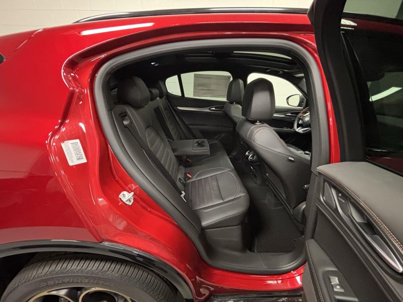 New 2025 Alfa Romeo Stelvio Intensa AwdImage 14