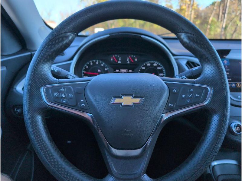 Used 2024 Chevrolet Malibu LTImage 22