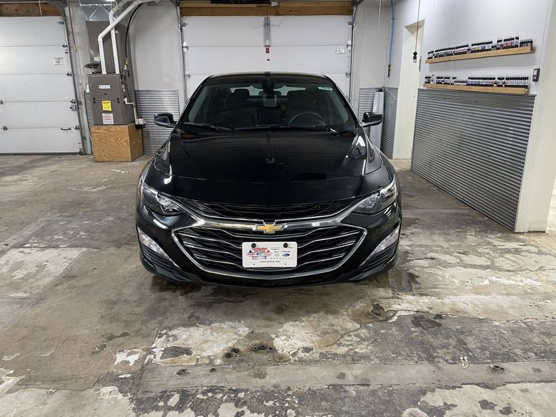 2021 Chevrolet Malibu LTImage 3