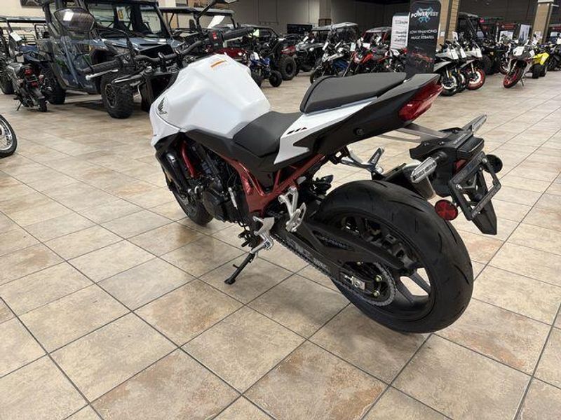 New 2025 Honda CB750 HORNET Image 15