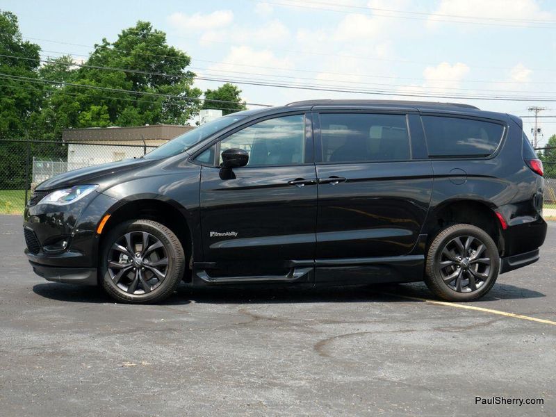 2019 Chrysler Pacifica Touring L Plus SImage 23