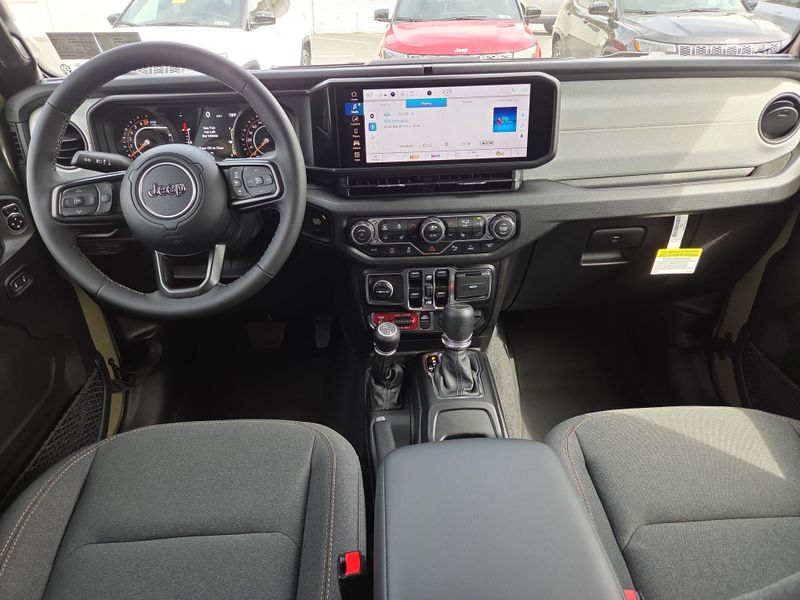2025 Jeep Gladiator Willys photo 11