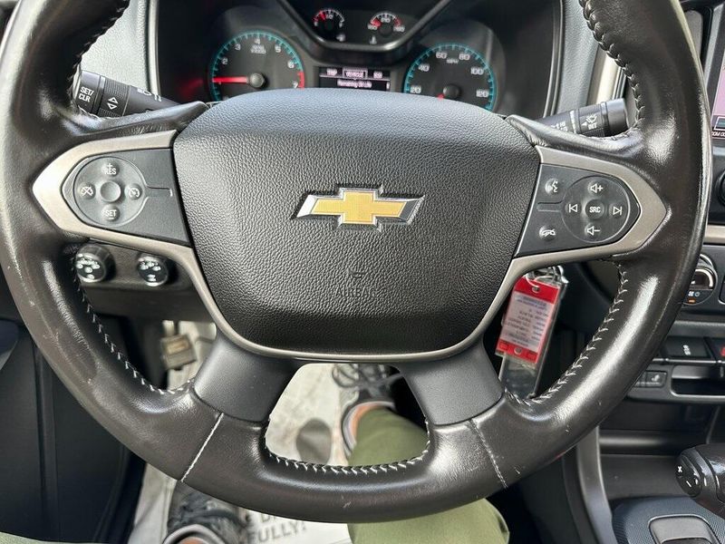 2015 Chevrolet Colorado Z71Image 3