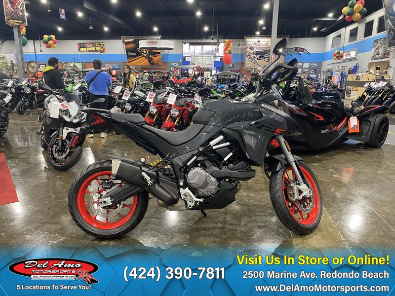 2023 Ducati MULTISTRADA V2 S  in a STREET GREY exterior color. Del Amo Motorsports of Redondo Beach (424) 304-1660 delamomotorsports.com 