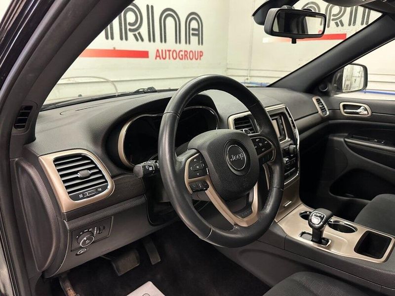 2015 Jeep Grand Cherokee LaredoImage 18