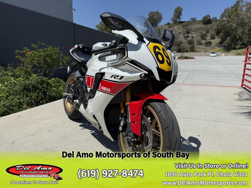 2022 Yamaha YZF-R1 Image 13