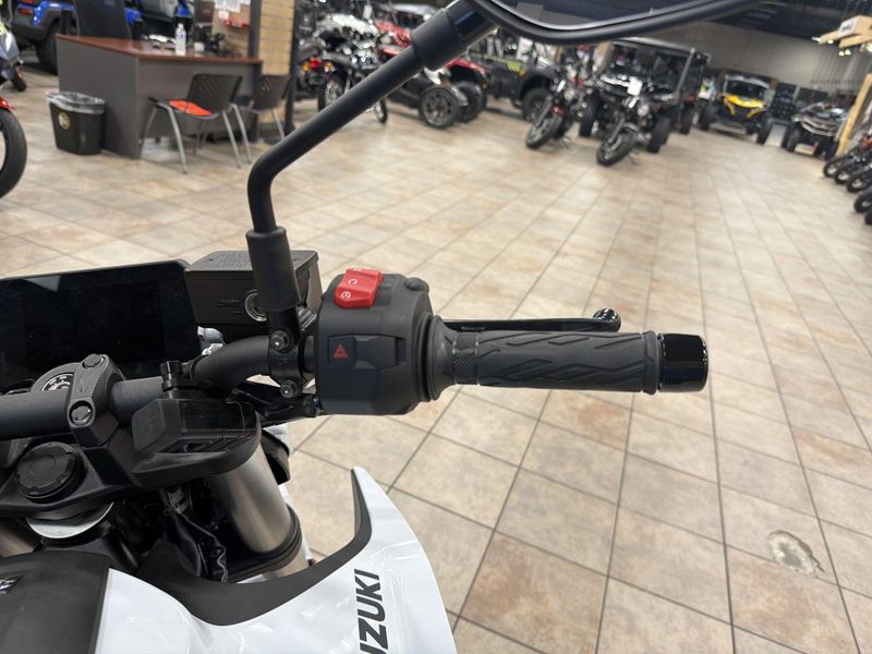 Used 2023 Suzuki GSX-8S Image 18