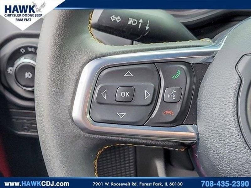 2024 Jeep Wrangler Sahara photo 12