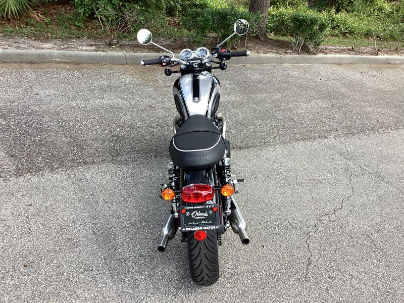 2025 Triumph Bonneville T100