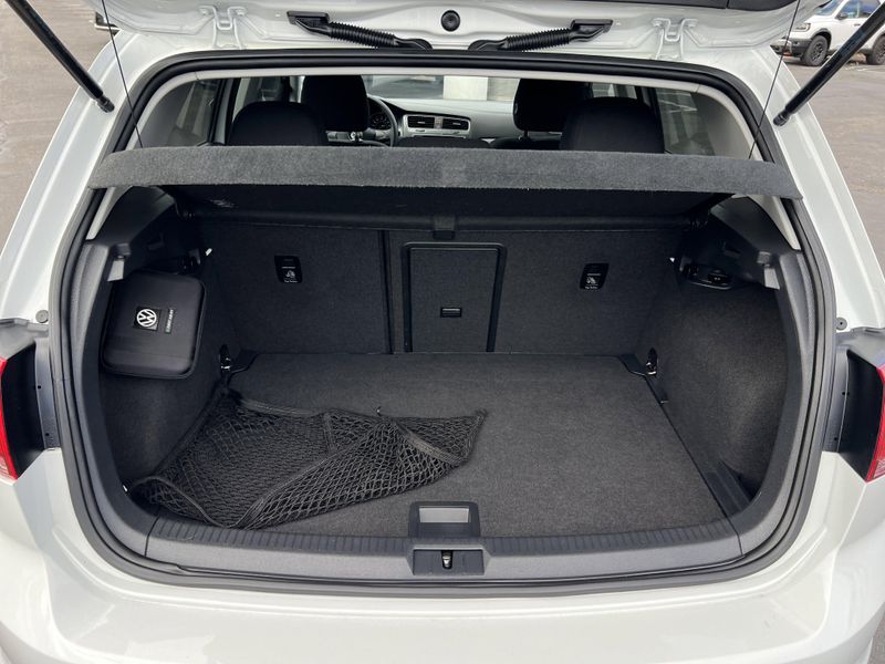 Used 2016 Volkswagen e-Golf SEImage 18