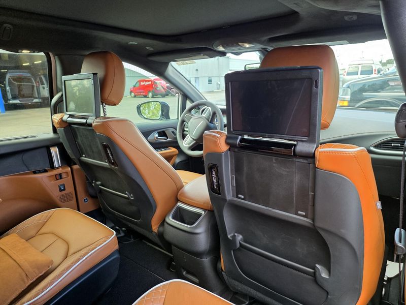 Used 2026 Chrysler Pacifica Pinnacle