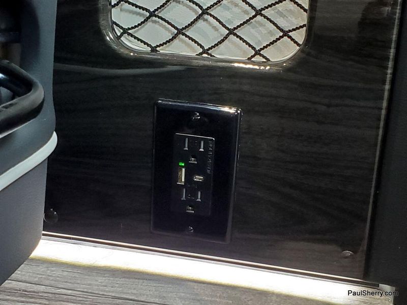 2024 RAM Promaster 2500 Slt+ Window Van High Roof 159