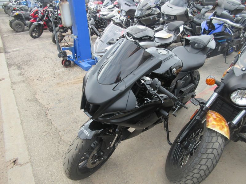 USED 2025 YAMAHA YZF-R7 CA Image 7
