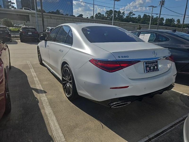 2025 Mercedes Benz S 580 4MATIC photo 4