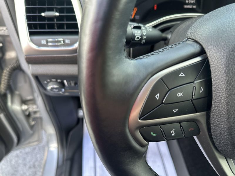 2018 Jeep Grand Cherokee Altitude photo 20