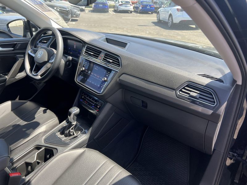 2022 Volkswagen Tiguan SEImage 33