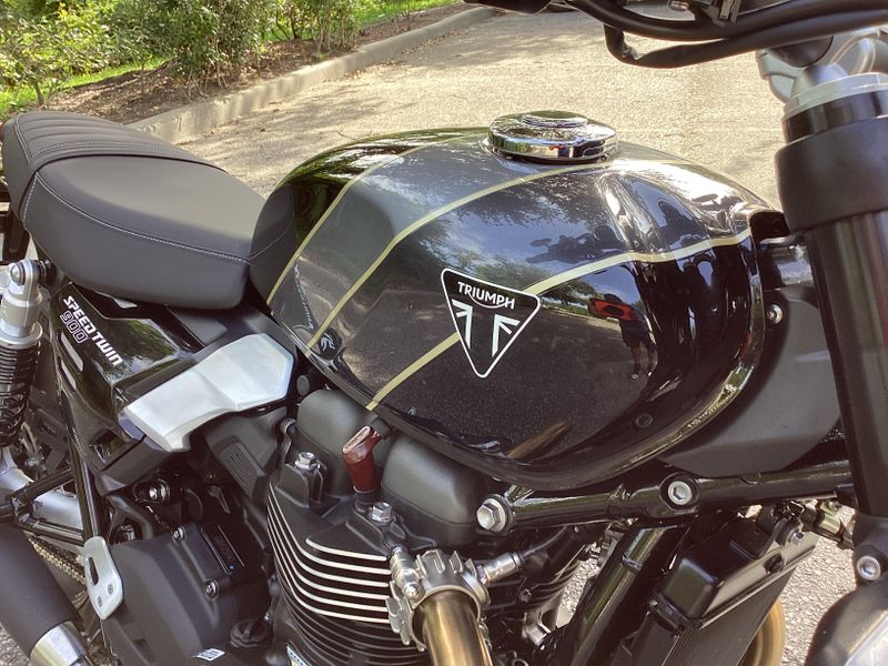 2025 Triumph Speed Twin 900 Base 