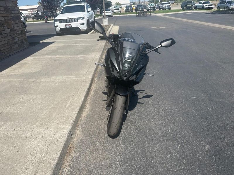 New 2025 Suzuki GSXS 8R 