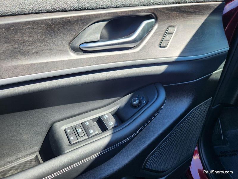 New 2025 Jeep Grand Cherokee L Limited 4x4